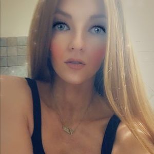 Meet your Posher, Halie